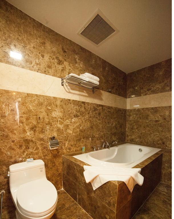 Danang Petro Hotel Екстериор снимка