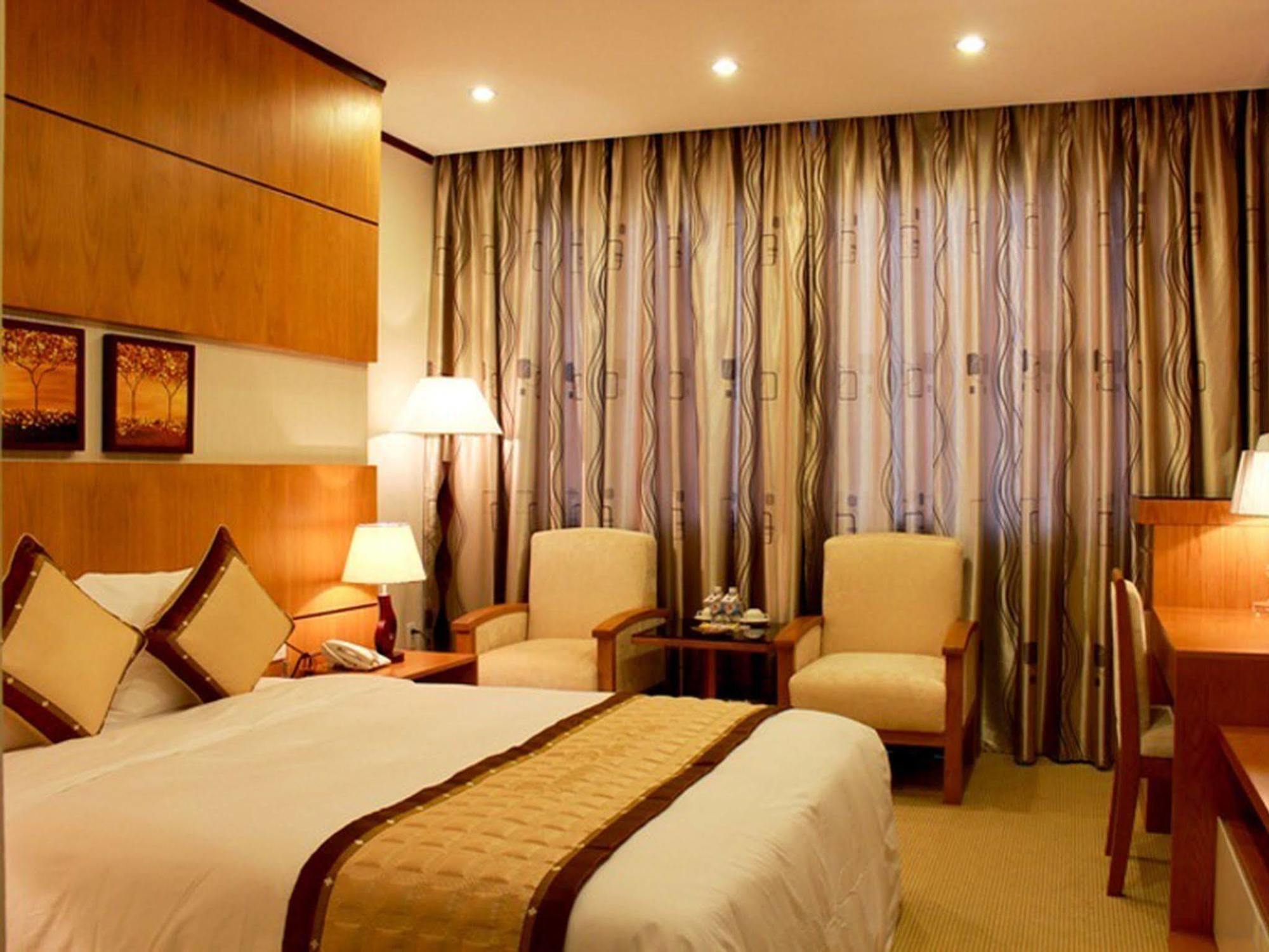 Danang Petro Hotel Екстериор снимка