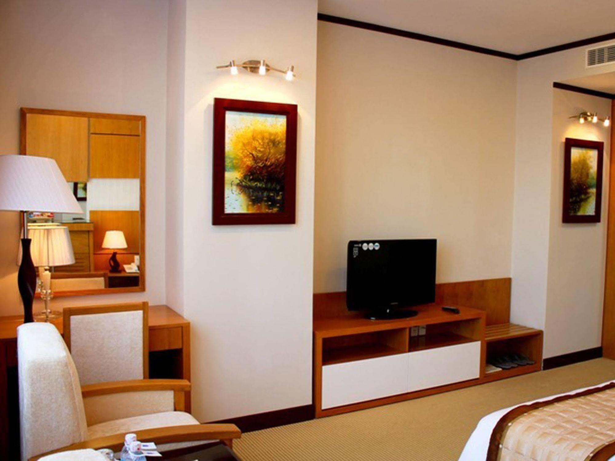 Danang Petro Hotel Екстериор снимка