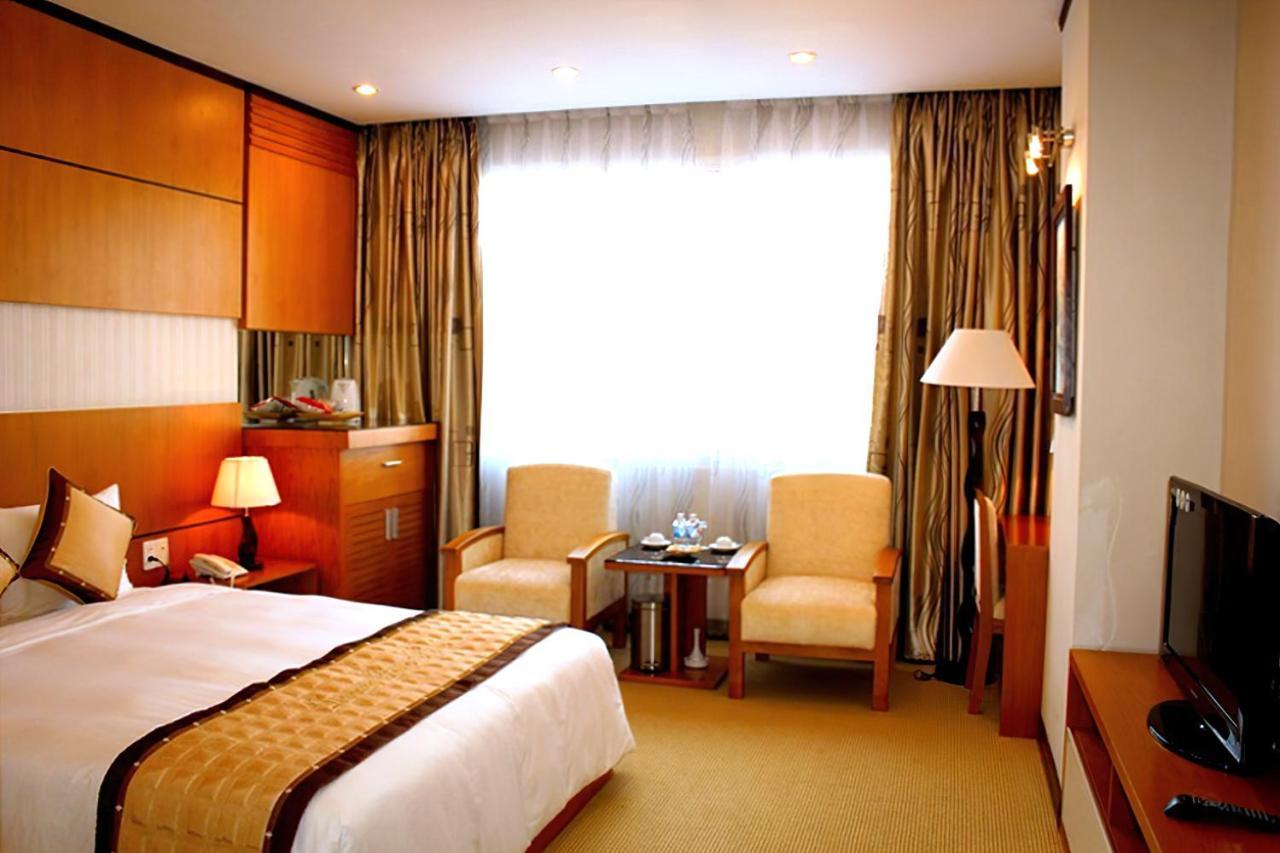 Danang Petro Hotel Екстериор снимка