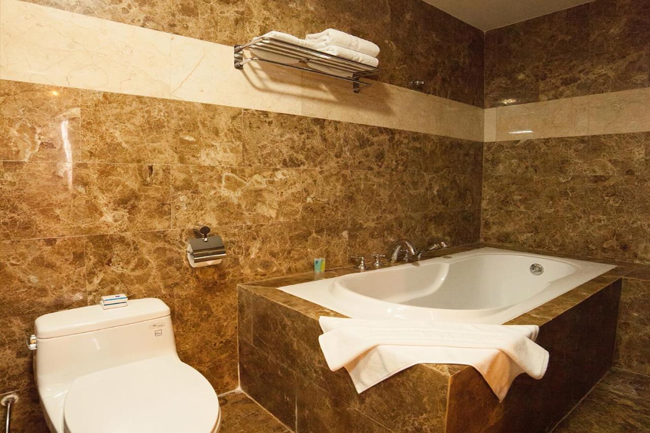 Danang Petro Hotel Екстериор снимка